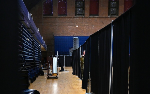 Soldiers set up for Thanksgiving during Joint Task Force-DC