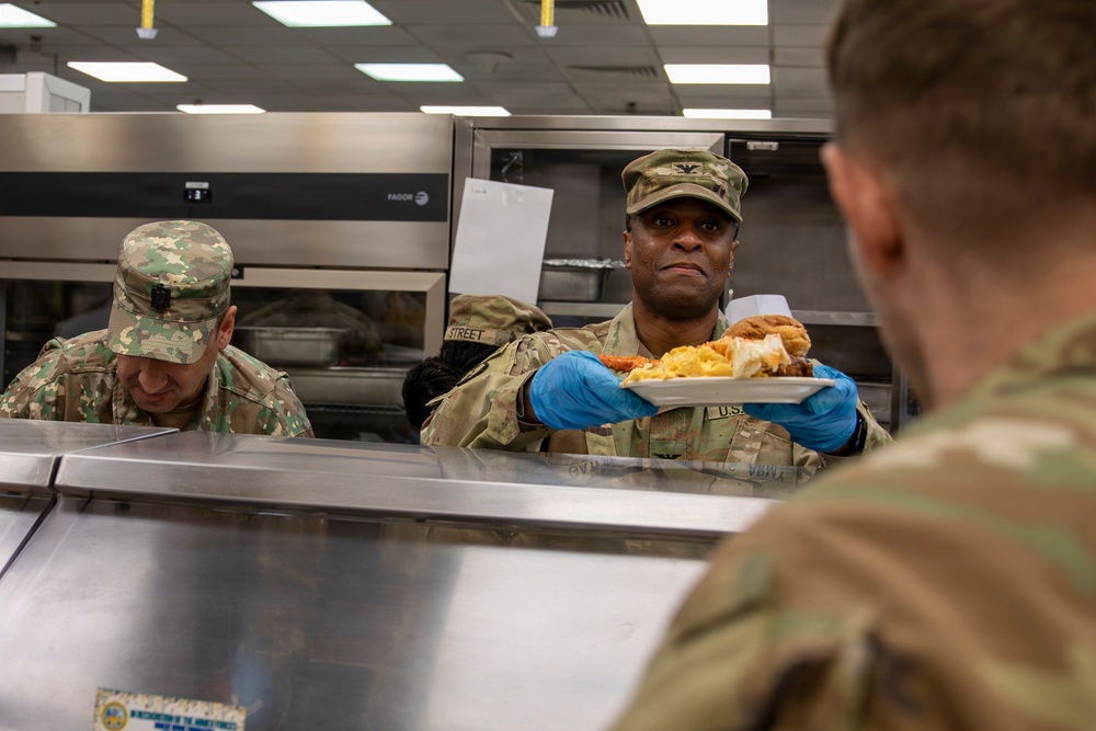 U.S. Army Col. Timothy D. Gatlin, Deputy Commanding Officer for Maneuver for 3rd Infantry Division, Serves Soldiers for Thanksgiving