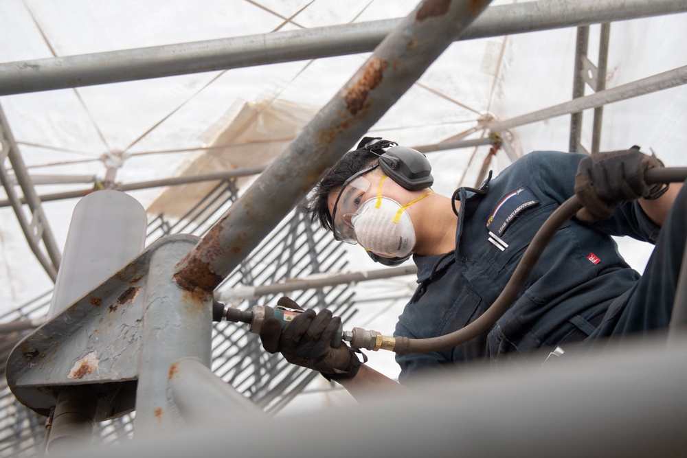 Ronald Reagan Sailors Conduct Preservation Work