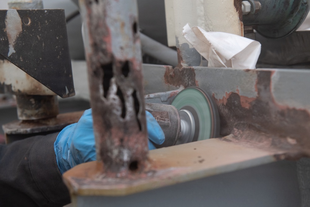 Ronald Reagan Sailors Conduct Preservation Work