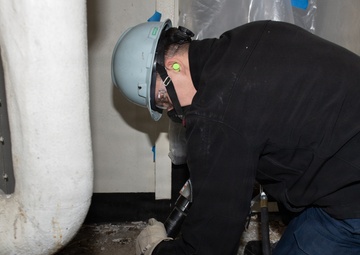 Ronald Reagan Sailors Conduct Preservation Work