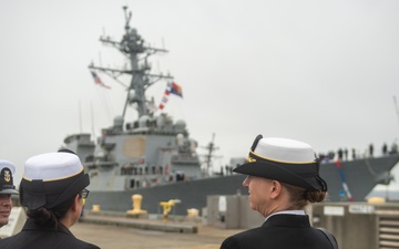 USS Benfold (DDG 65) Arrives at New Homeport
