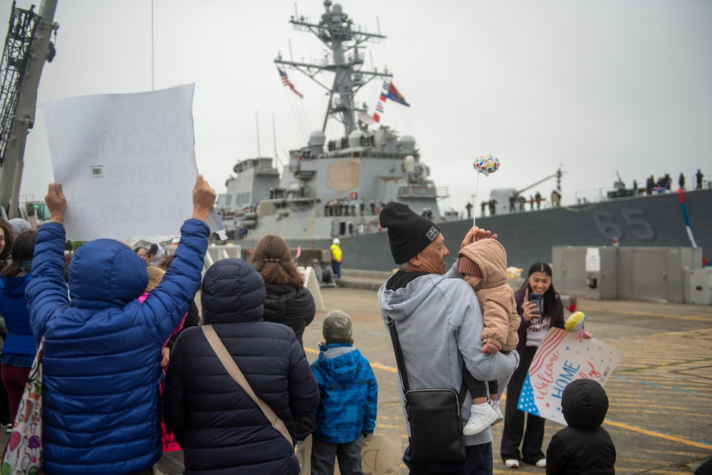 USS Benfold (DDG 65) Arrives at New Homeport