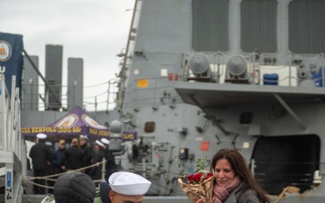 USS Benfold (DDG 65) Arrives at New Homeport