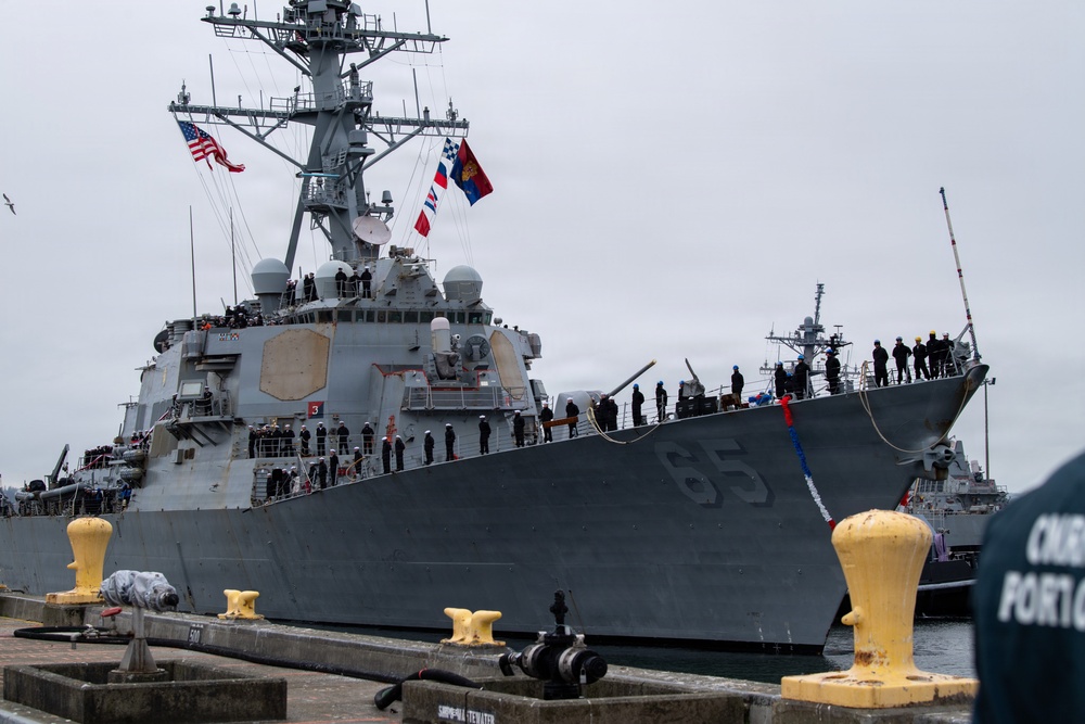 USS Benfold (DDG 65) Arrives at New Homeport