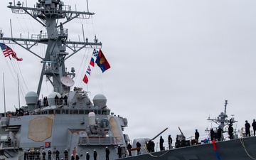 USS Benfold (DDG 65) Arrives at New Homeport