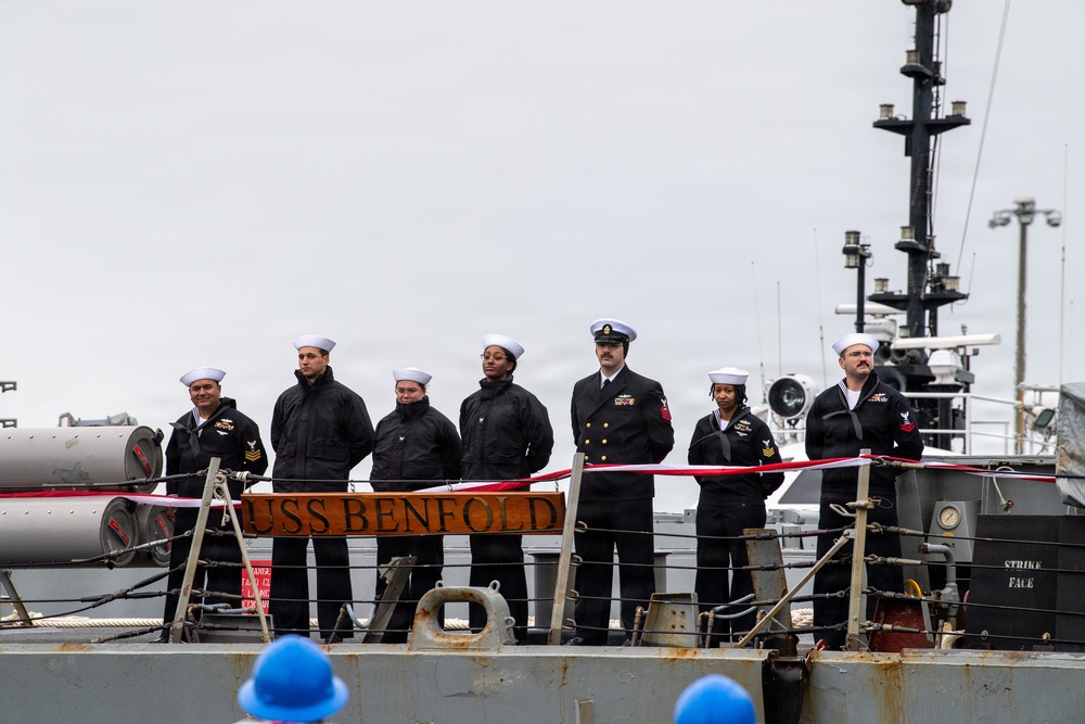 USS Benfold (DDG 65) Arrives at New Homeport