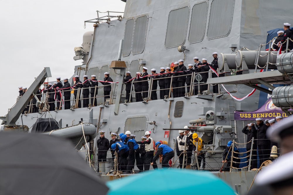 USS Benfold (DDG 65) Arrives at New Homeport