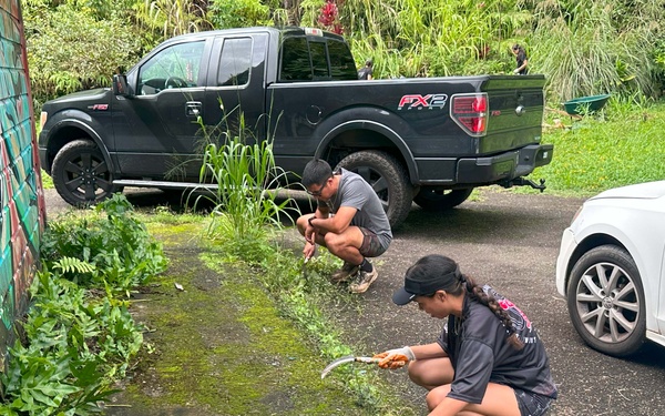 Hawaii Military &amp; Civilians Give Back to Ko'olau Foundation