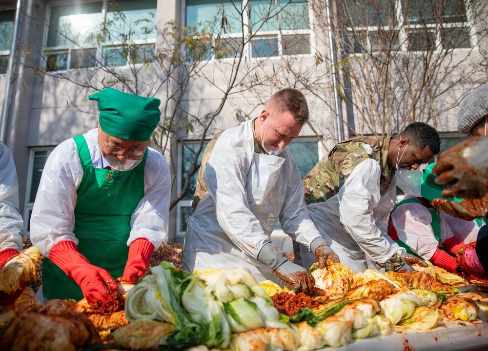 MSC-K Leaders Participate in Kimchi-Making Volunteer Event.