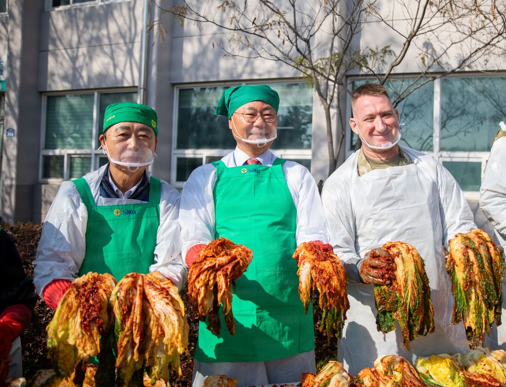 MSC-K Leaders Participate in Kimchi-Making Volunteer Event.