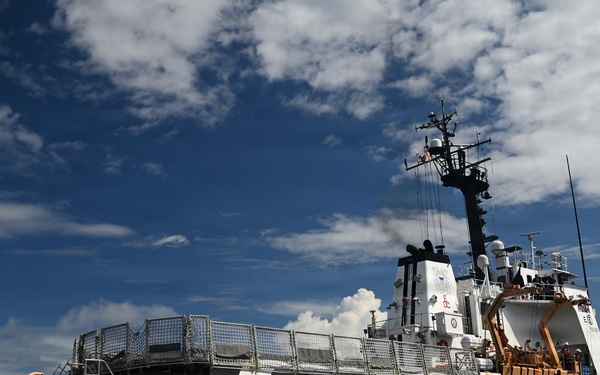 Coast Guard Cutter Vigorous conducts counter-migration patrol in the Windward Passage