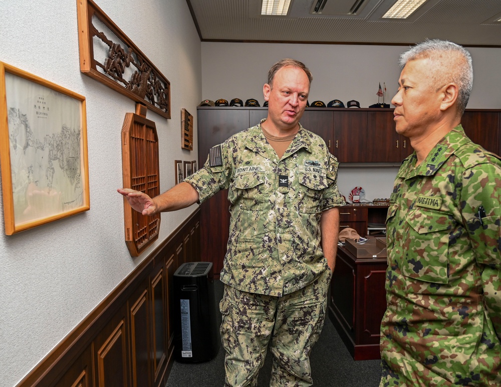 CFAS Meets With JGSDF Lt. Gen.