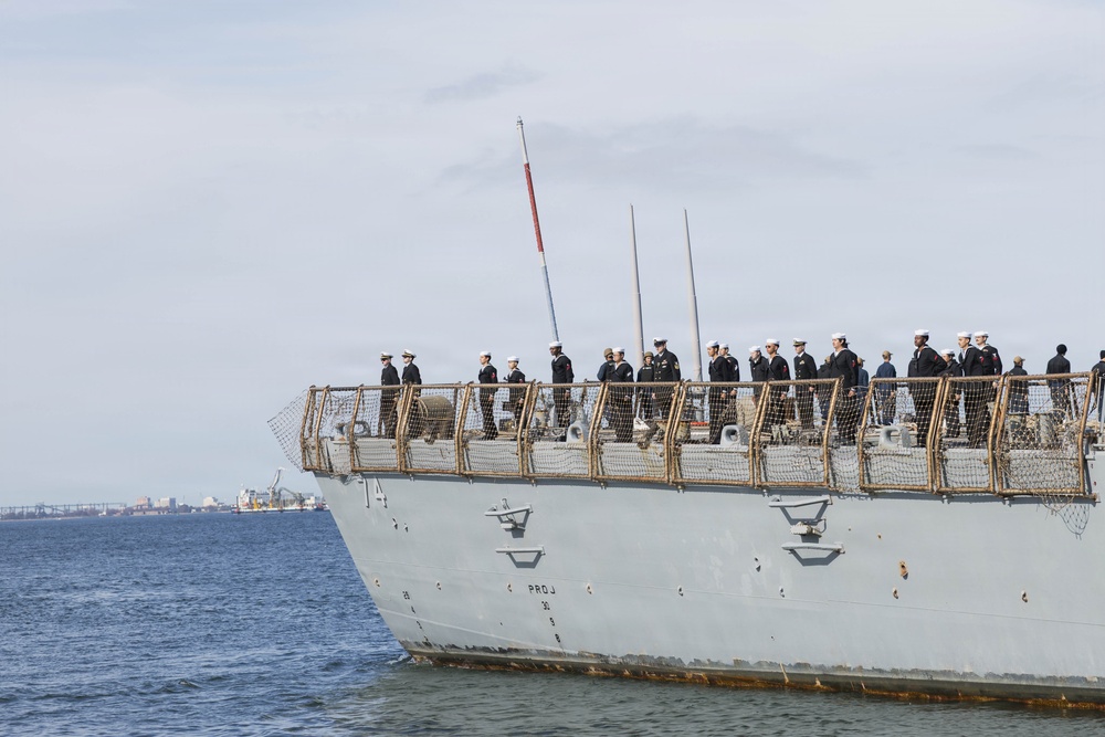 USS McFaul Departs Norfolk for Scheduled Deployment