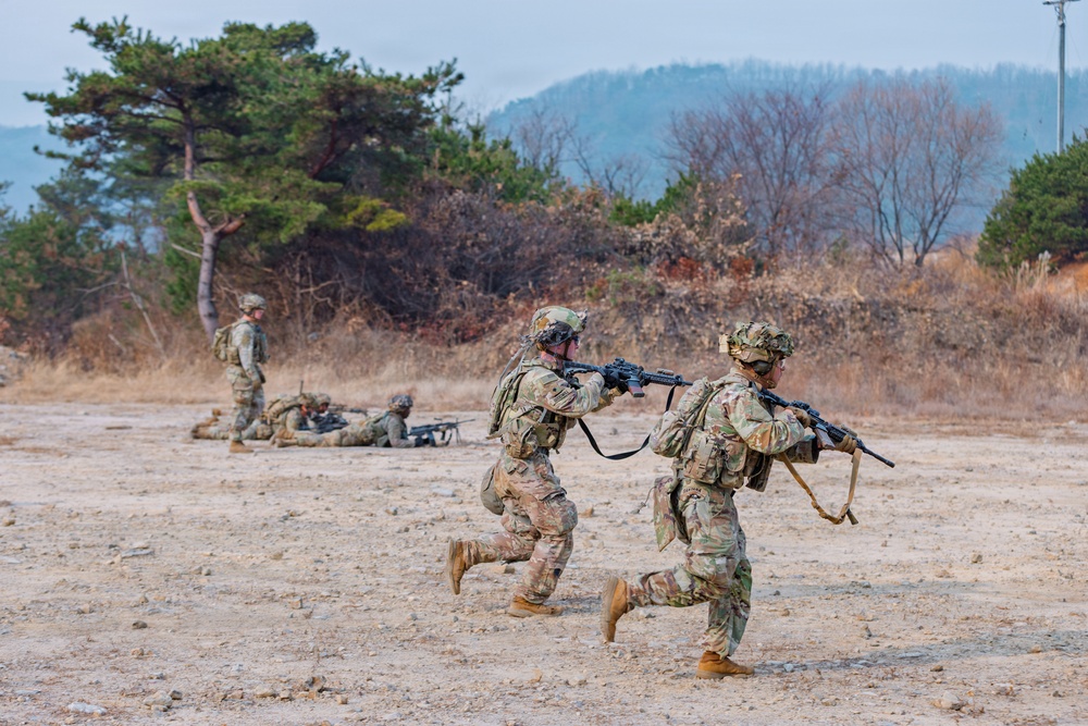 Raiders and ROKA Sharpen Combat Skills in Combined Platoon Level Live Fire Exercise