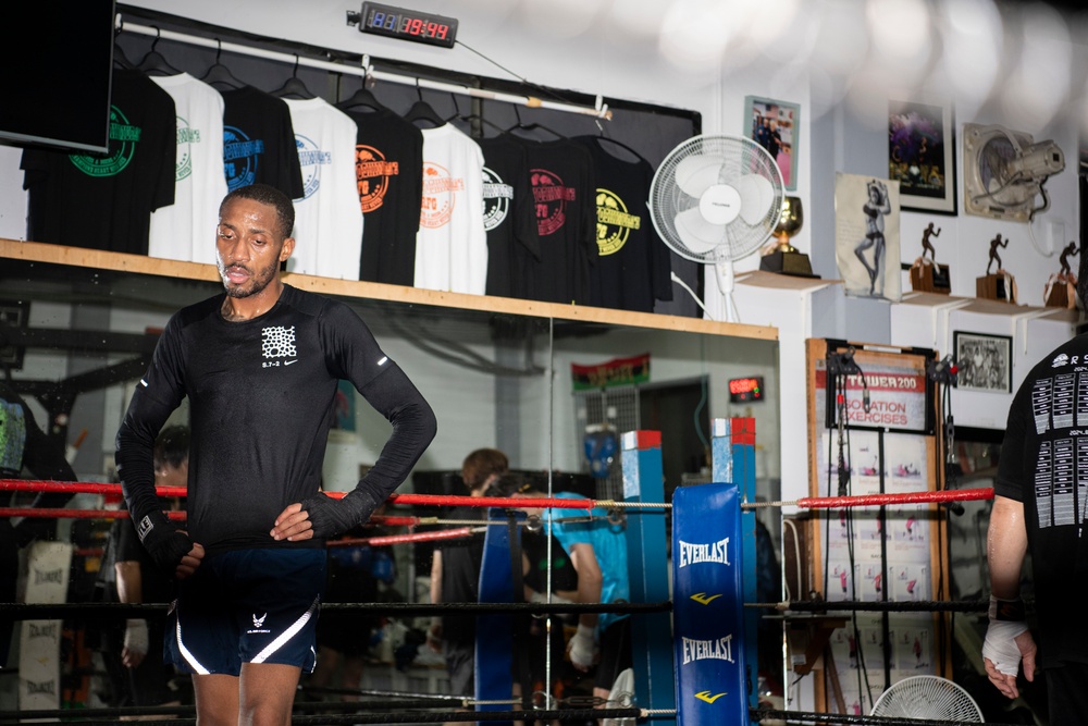 Gambatte! Yokota Airman extends warrior ethos to the ring