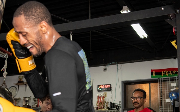 Gambatte! Yokota Airman extends warrior ethos to the ring