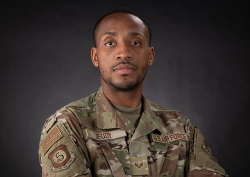 Gambatte! Yokota Airman extends warrior ethos to the ring