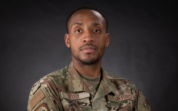 Gambatte! Yokota Airman extends warrior ethos to the ring