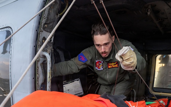 USS Rafael Peralta (DDG 115) Medical Evacuation Training