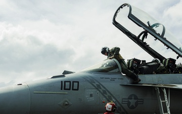 George Washington Conducts Flight Operations