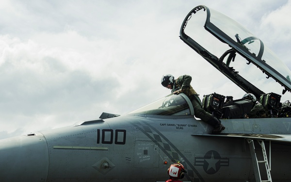 George Washington Conducts Flight Operations