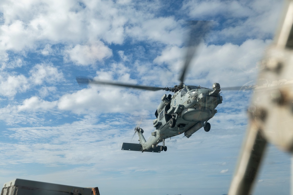 USS Dewey (DDG 105) Conducts Routine Flight Operations