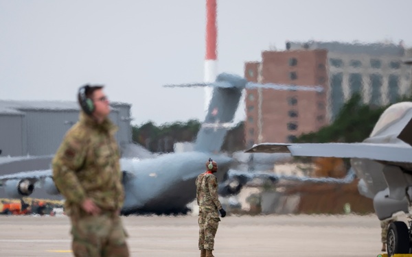 Hot Pit Refueling: Ramstein supports the fighter mission