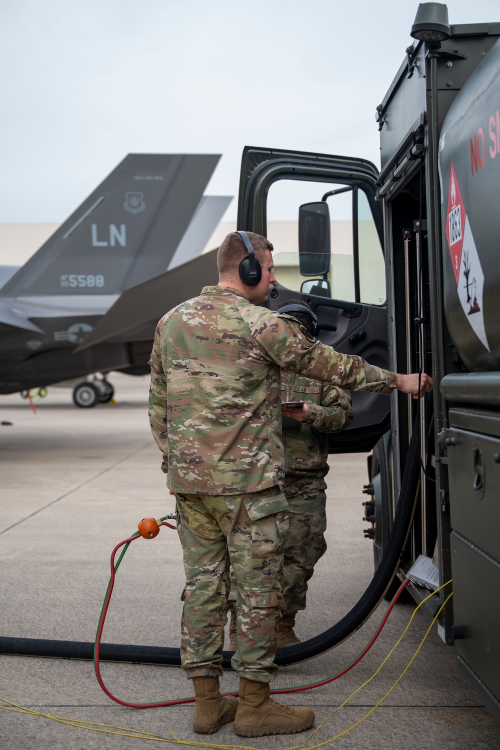 Hot Pit Refueling: Ramstein supports the fighter mission