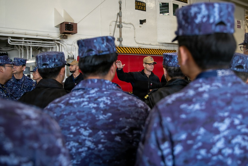 Japanese Maritime Self-Defense Force Helicopter Squadron 22 Tours USS Tripoli