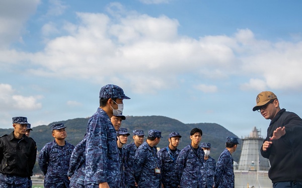 Japanese Maritime Self-Defense Force Helicopter Squadron 22 Tours USS Tripoli