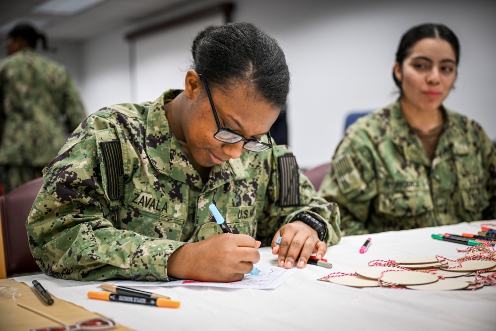NMCRS Holiday Photo Booth