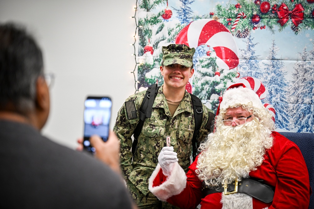 NMCRS Holiday Photo Booth