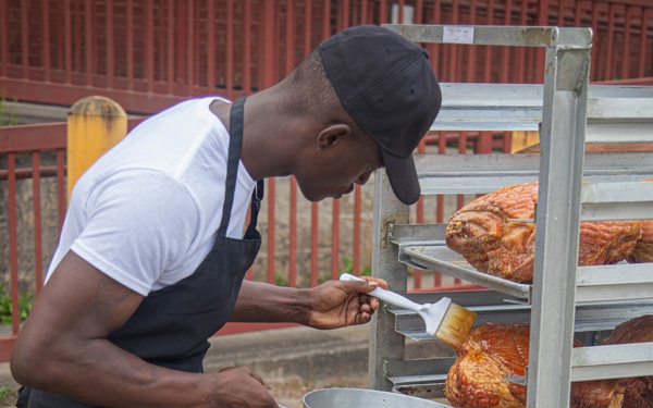 3rd Infantry Division Hosts Thanksgiving Meal