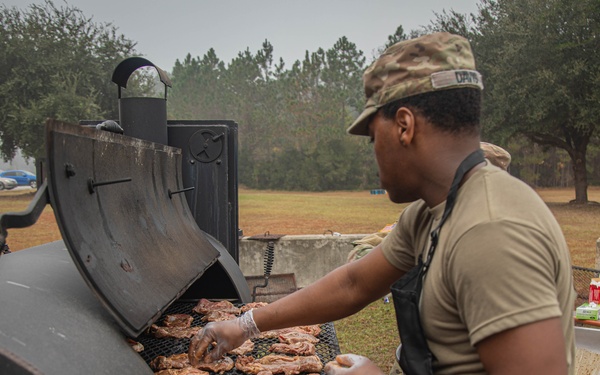 3rd Infantry Division Hosts Thanksgiving Meal