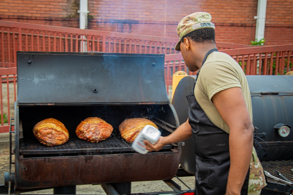 3rd Infantry Division Hosts Thanksgiving Meal