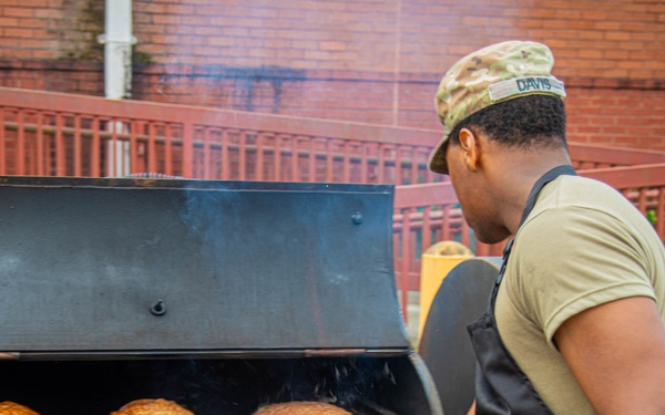 3rd Infantry Division Hosts Thanksgiving Meal