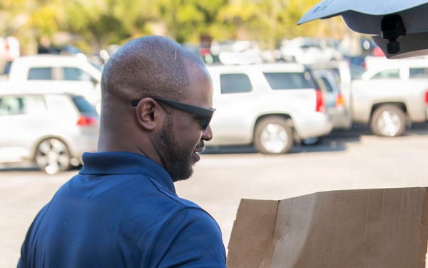 Operation Warm Heart: Thanksgiving meal giveaway