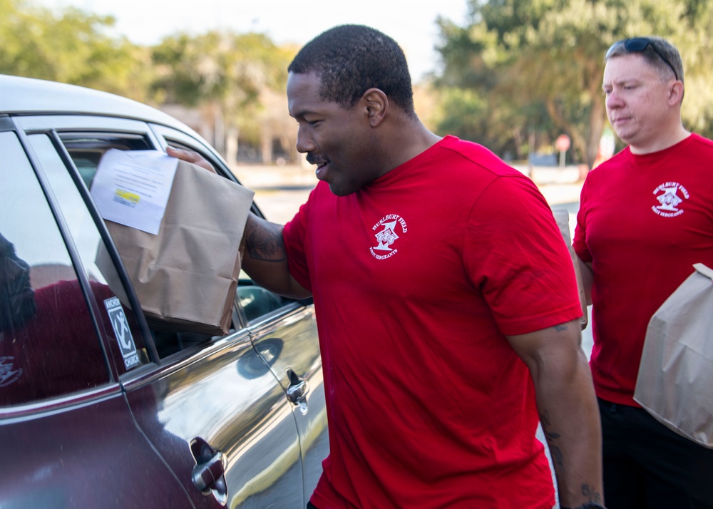 Operation Warm Heart: Thanksgiving meal giveaway