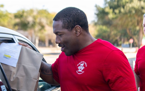 Operation Warm Heart: Thanksgiving meal giveaway