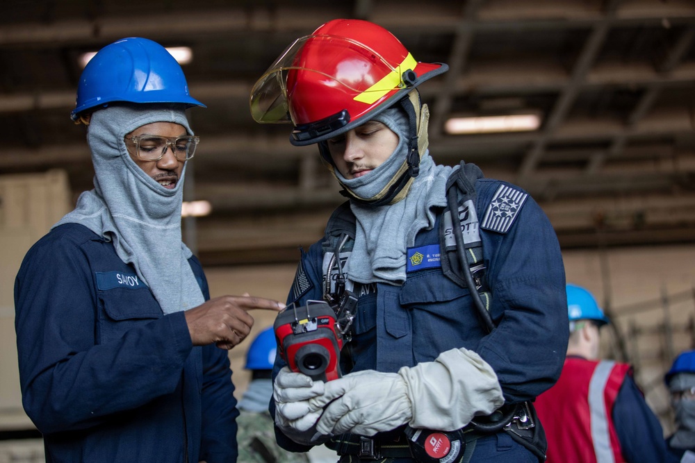 Ike Conducts Planned Incremental Availability maintenance period