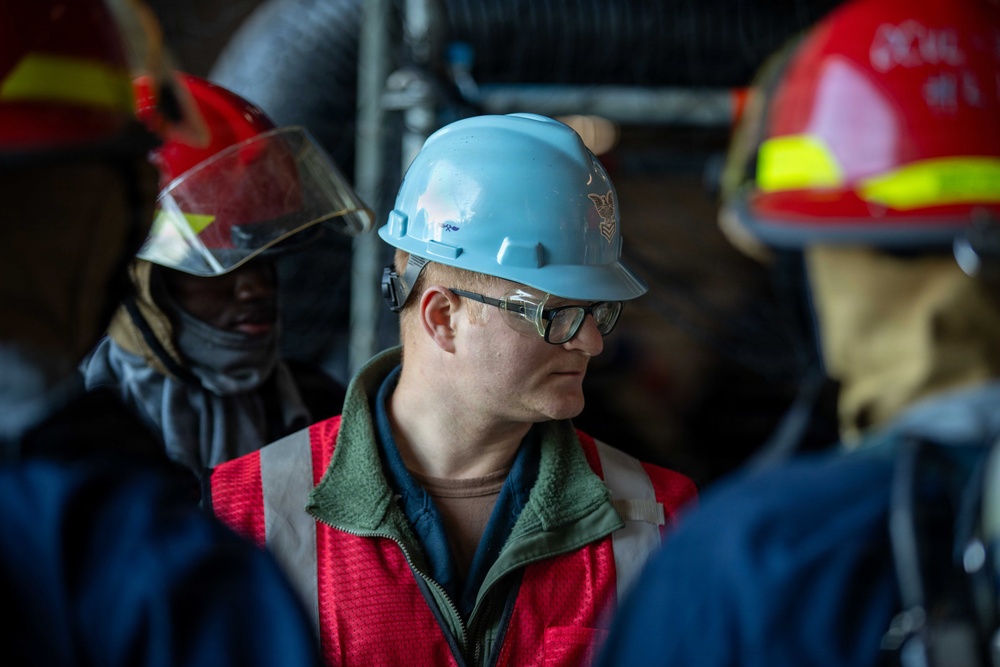 Ike Conducts Planned Incremental Availability maintenance period