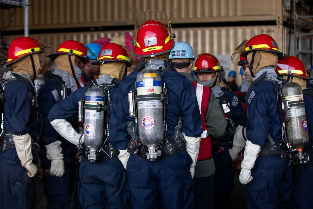 Ike Conducts Planned Incremental Availability maintenance period