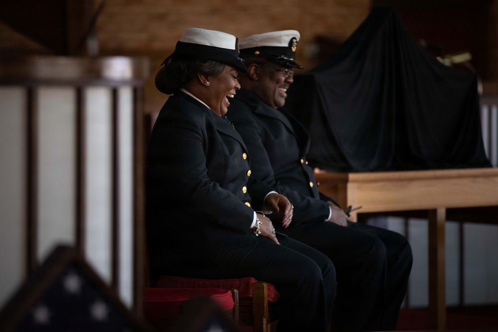 Ike Conducts Planned Incremental Availability maintenance period