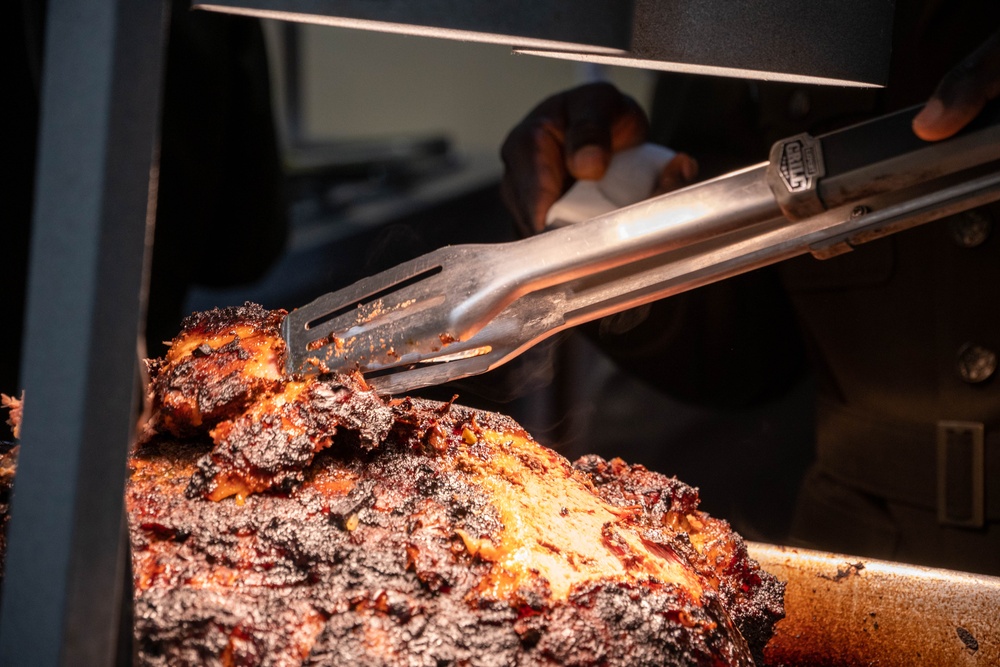 Fort Hood hosts Best Thanksgiving Warrior Restaurant Competition