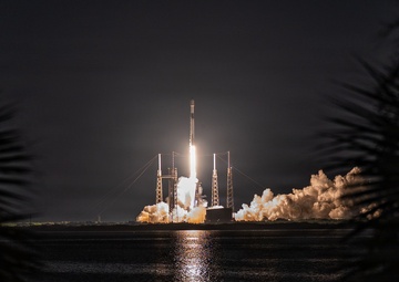 Starlink 6-79 mission launches from CCSFS
