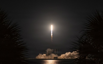 Starlink 6-79 mission launches from CCSFS