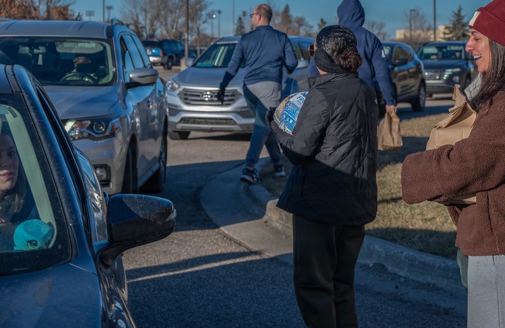 Team Minot gives thanks during First Sergeant turkey giveaway