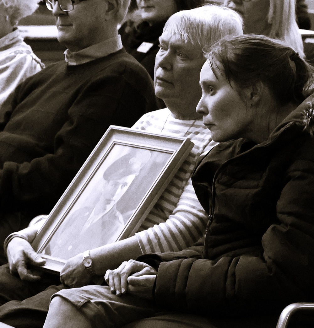 Illinois National Guard Joins American Gold Star Families in Holiday Tree Lighting in Bloomington