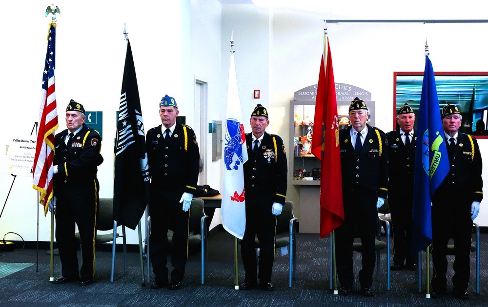 Illinois National Guard Joins American Gold Star Families in Holiday Tree Lighting in Bloomington